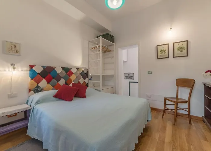 Monti Artistic Flat